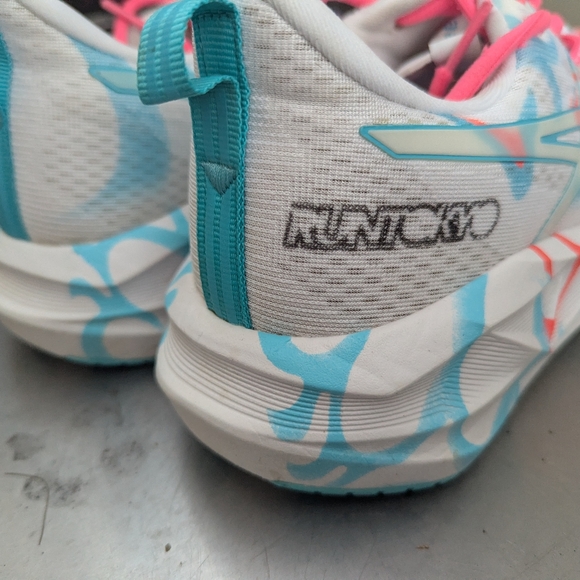 Asics Nova Blast 5 Tokyo Men 10 - Picture 3 of 8